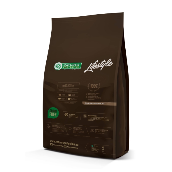 Nature's Protection Lifestyle Senior Salmon Сухий беззерновий корм для літніх котів з лососем, 7 кг - 1