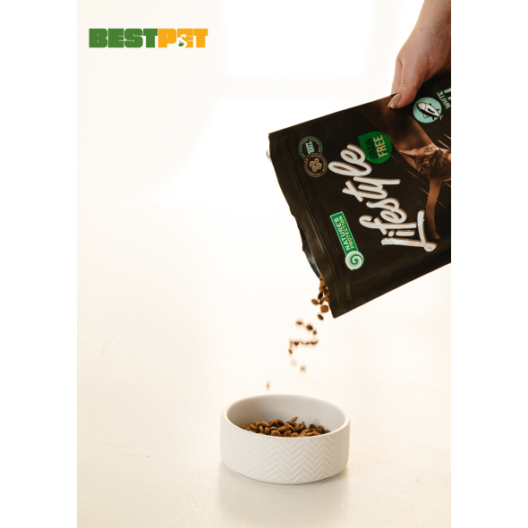 Nature's Protection Lifestyle Adult White fish Сухий беззерновий корм для котів з білою рибою, 400 г - 3