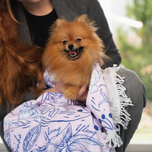 Tauro Pro Line Рушник з мікрофібри круглий рожевий з блакитними деталями та китицями, 150 х 150 см - 2