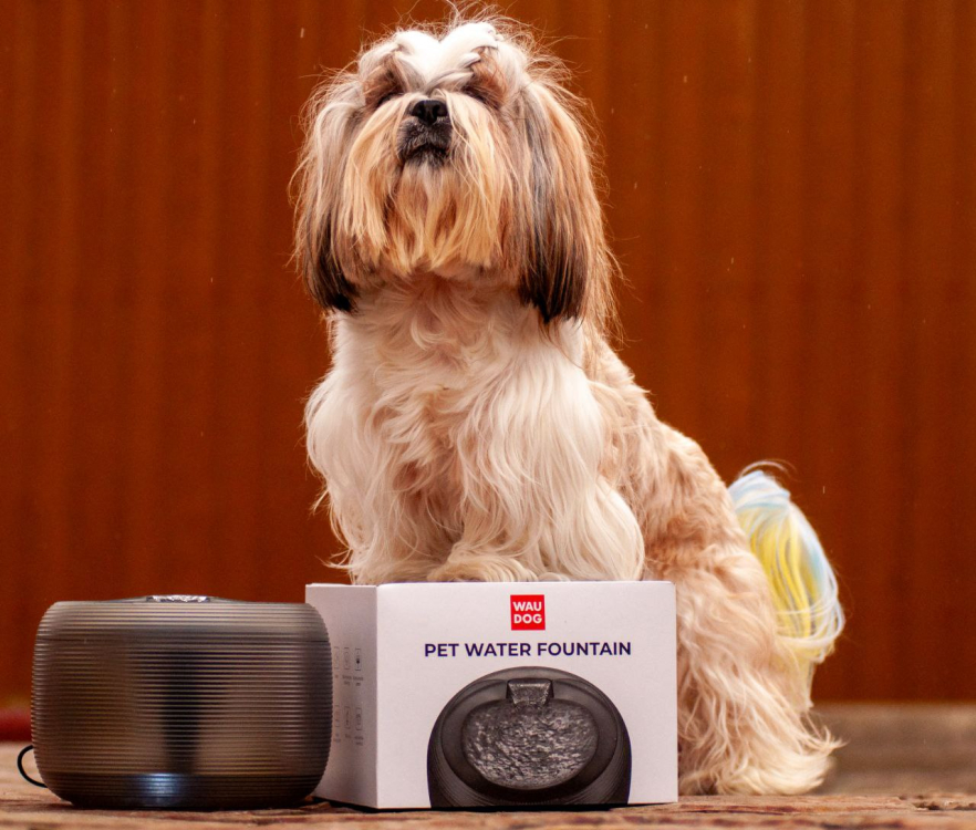 Video WAUDOG Поїлка-фонтан для собак і котів автоматичний з підсвіткою чорний, 2,5 л - 1